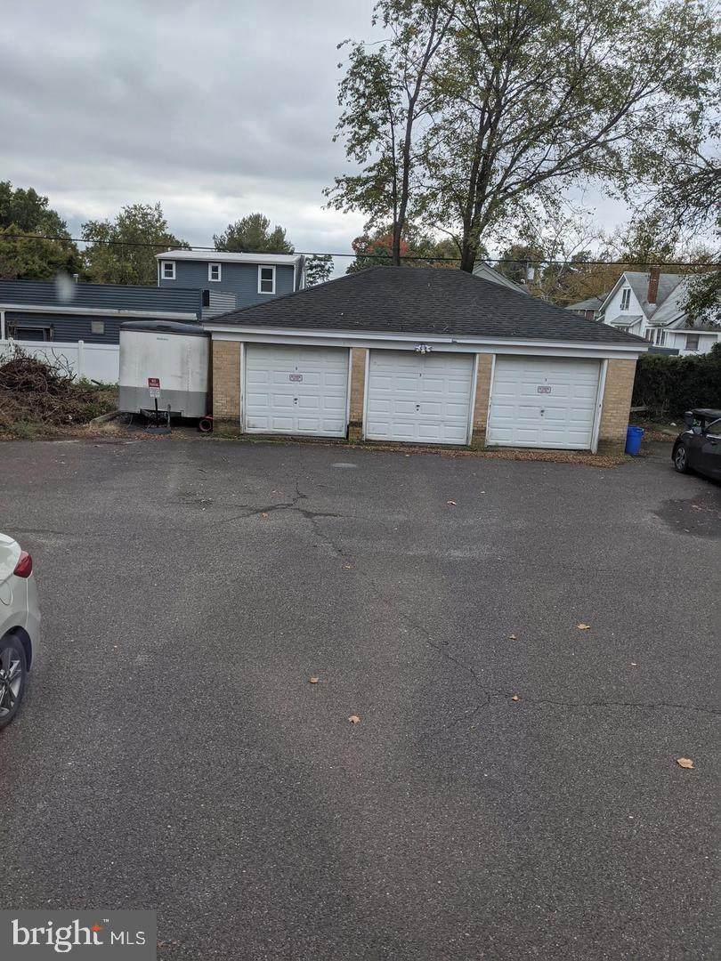 304 Newton Avenue - Photo 1