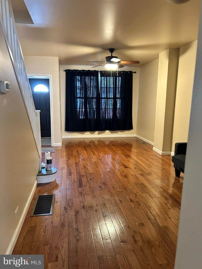 342 Gladstone Street - Photo 1