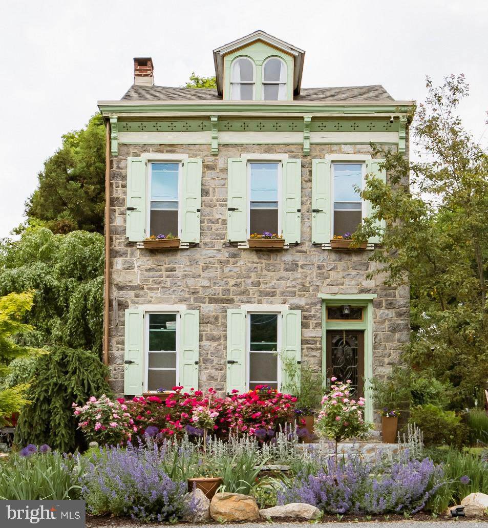 2571 Hill Road - Photo 1