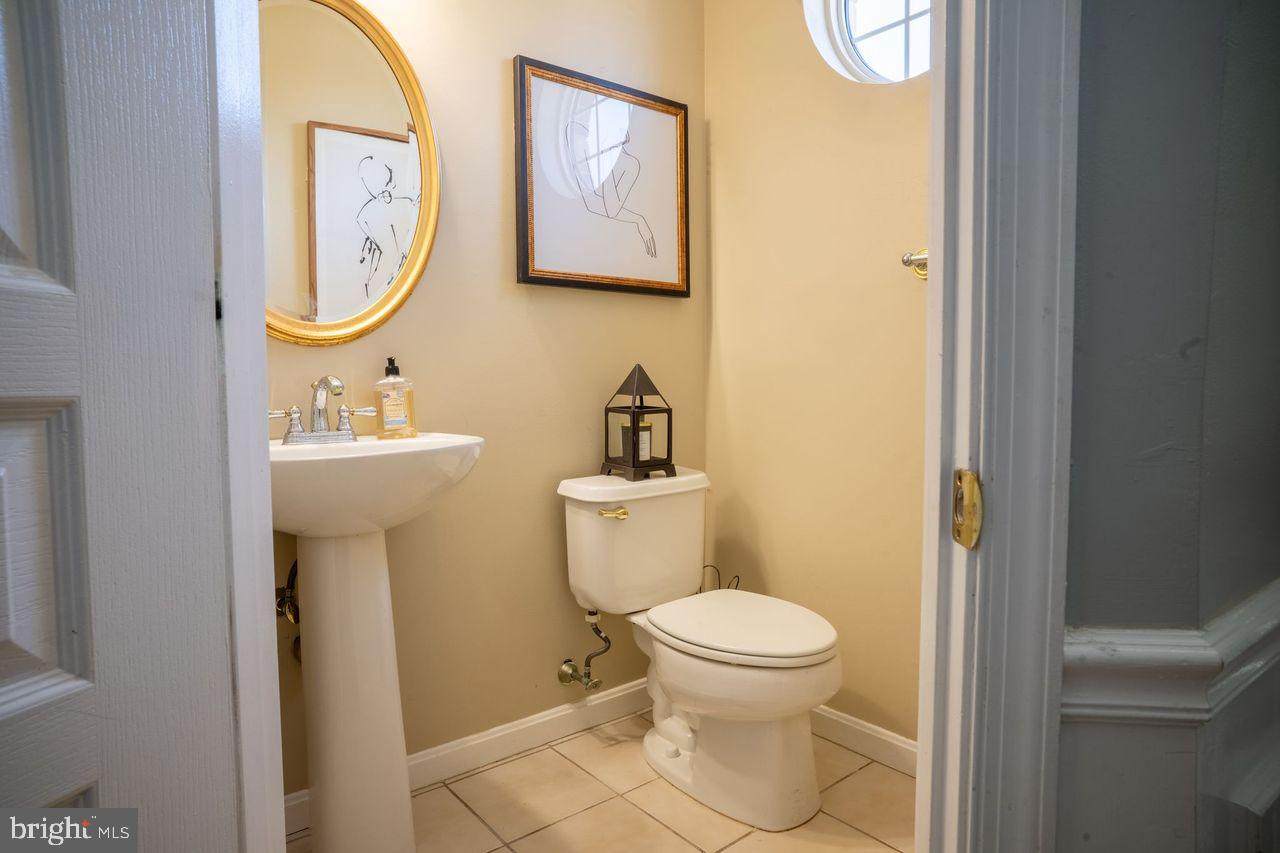 https://bt-photos.global.ssl.fastly.net/brightmls/orig_boomver_1_804717538378-2.jpg