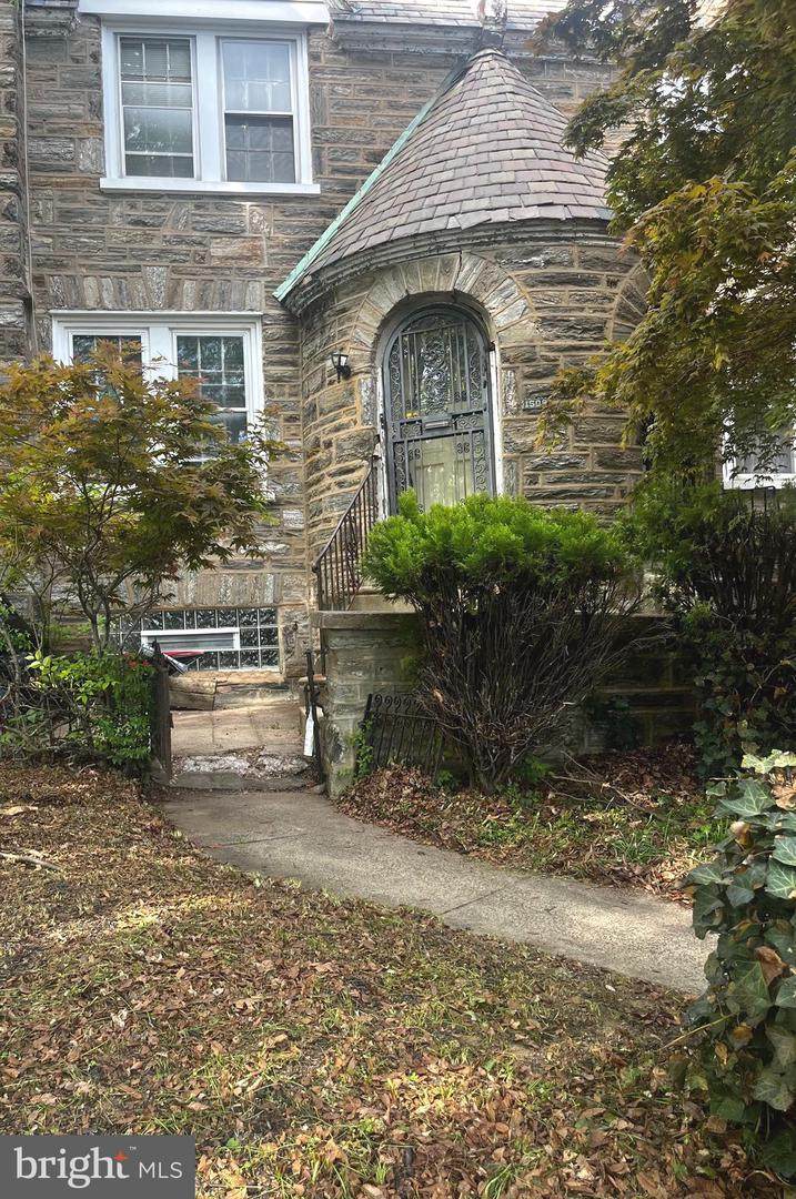 1509 Chelten - Photo 1