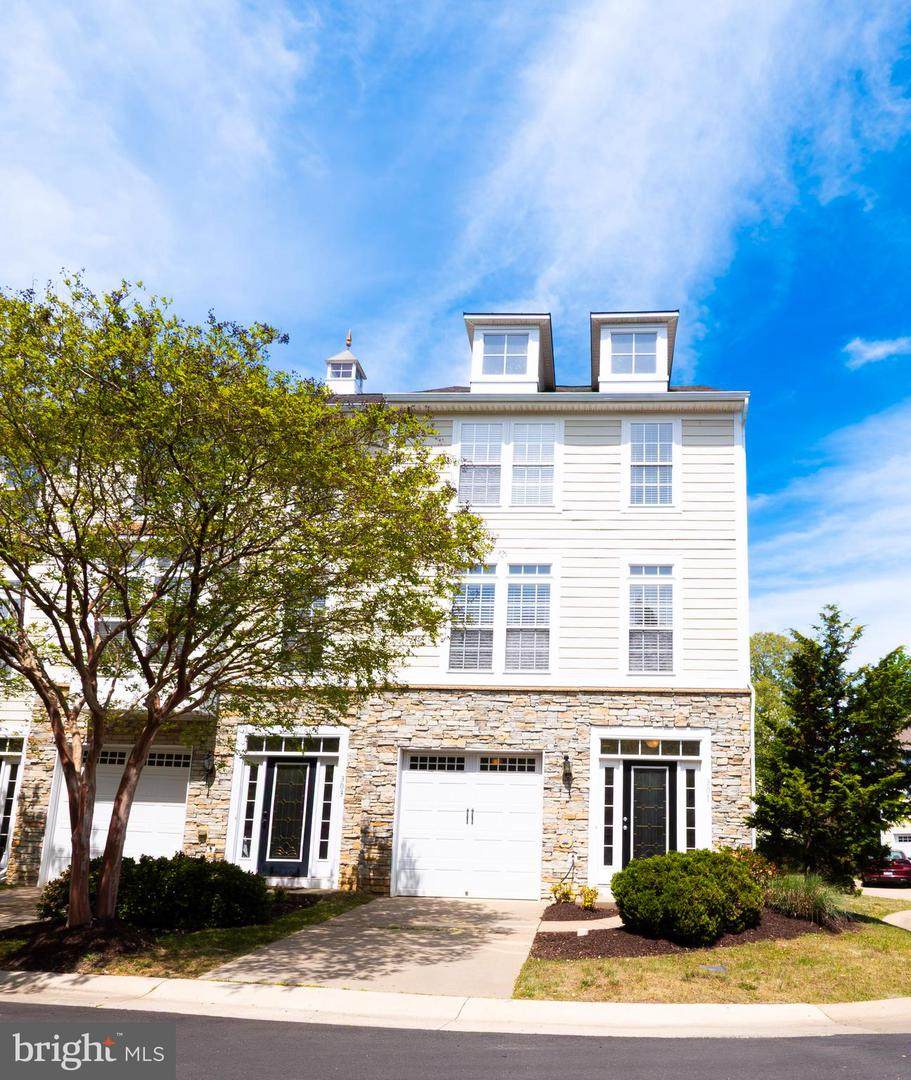 301 Monroe Point Drive - Photo 1