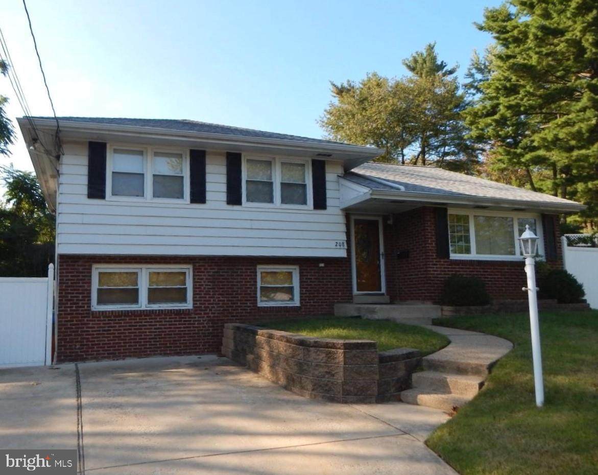 208 Kingsport Road - Photo 1