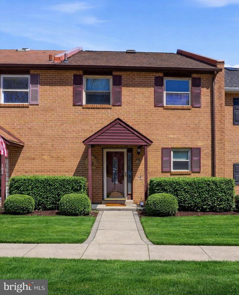 102 Eaton Drive - Photo 1