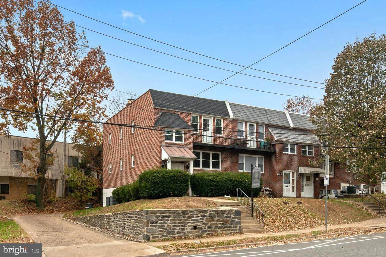 2702 Cranston Road - Photo 1