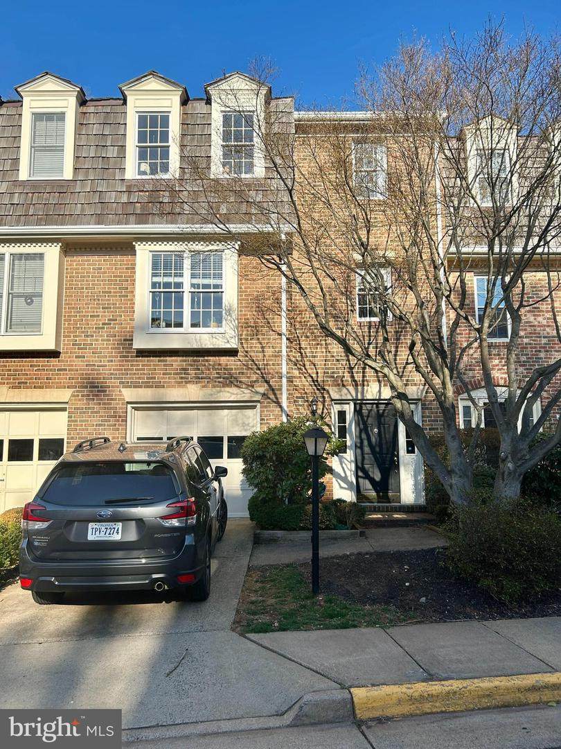 2941 Oakborough Square - Photo 1