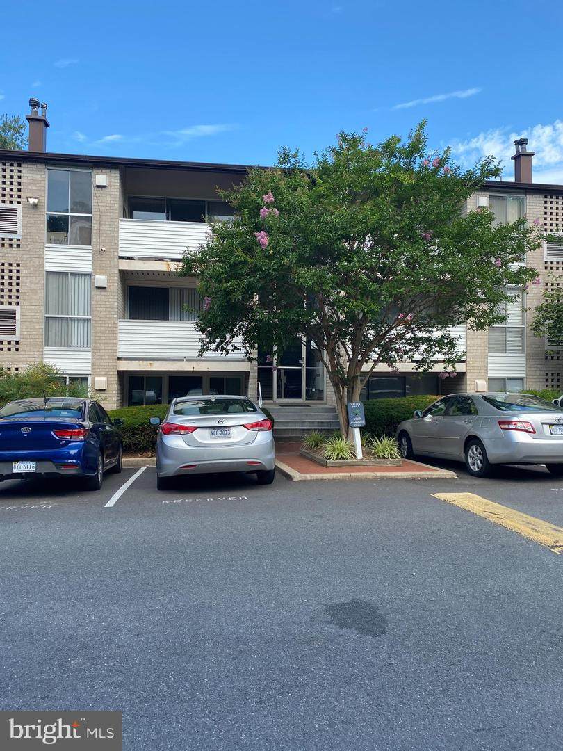 5606 Bloomfield Drive - Photo 1