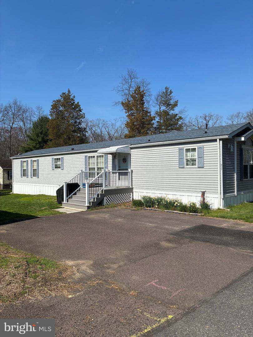 617 Willow Drive - Photo 1