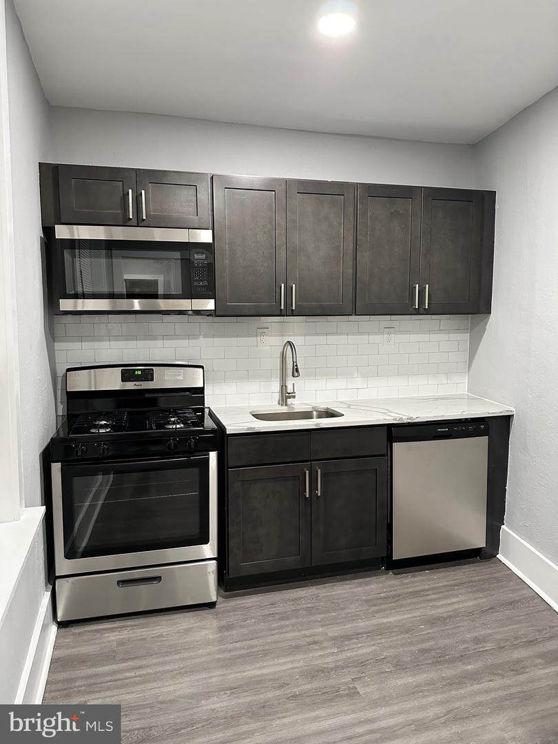200-15 Sedgwick Street - Photo 1