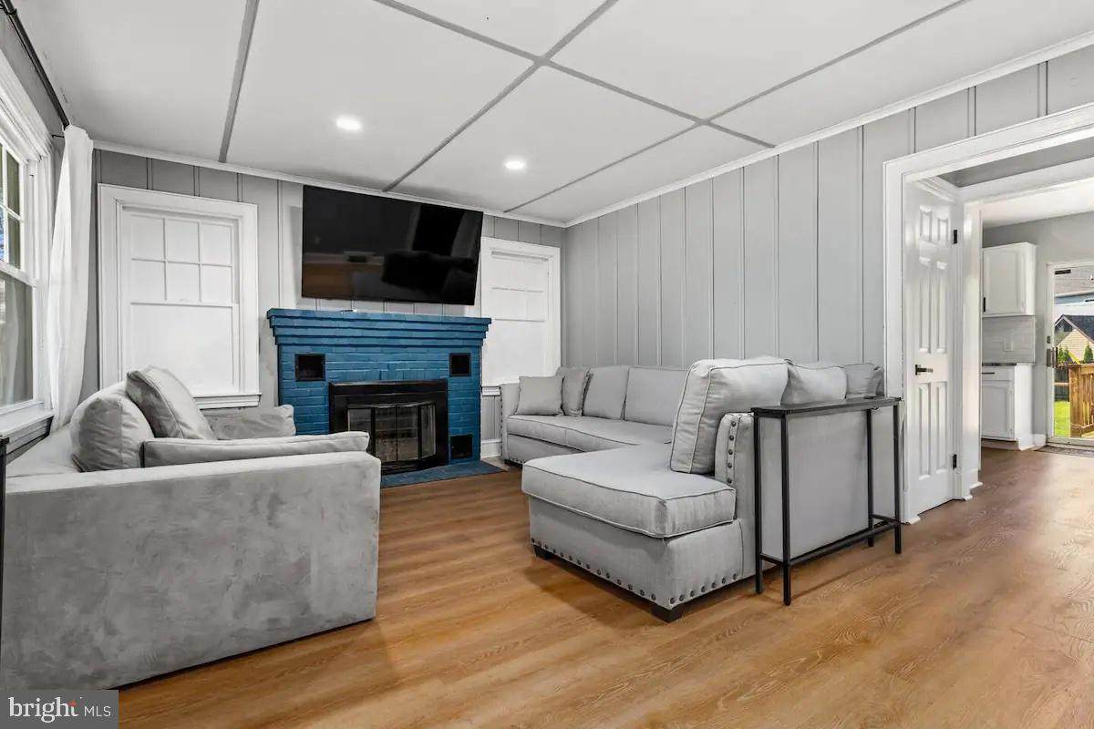 301 Beverley Place - Photo 1