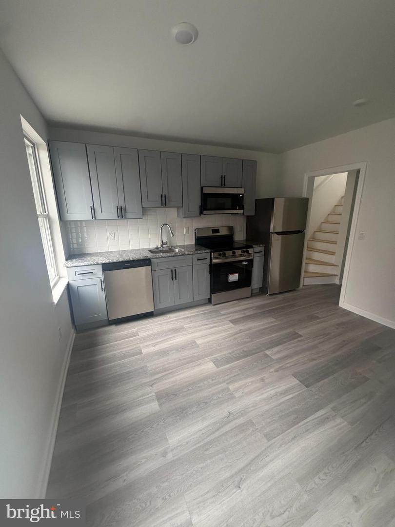 112 Huntingdon Street - Photo 1