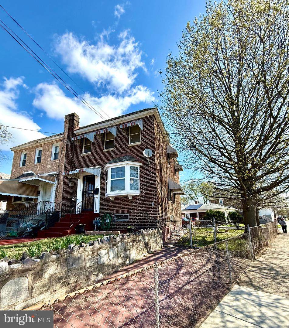 324 27TH Street - Photo 1