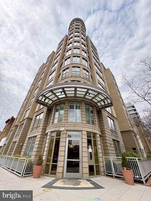 301 Massachusetts Avenue - Photo 1