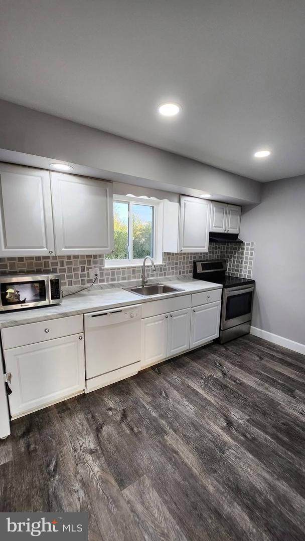 118 Moreland Avenue - Photo 1