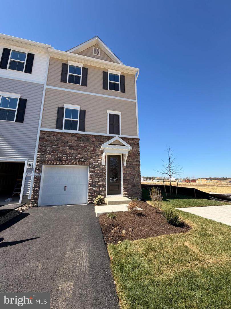 38 Basswood St - Photo 1