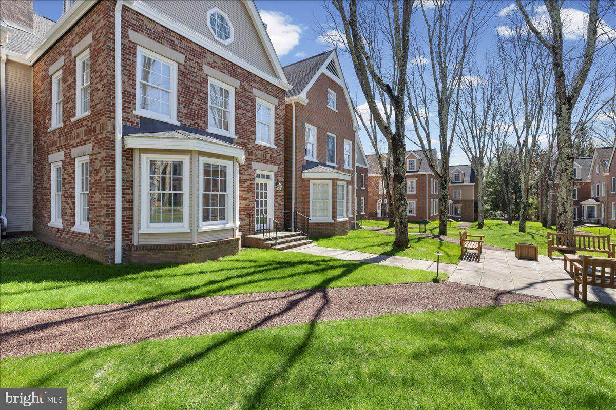47 Governors Lane - Photo 1