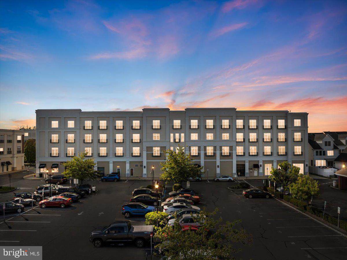 2 Commerce Square - Photo 1