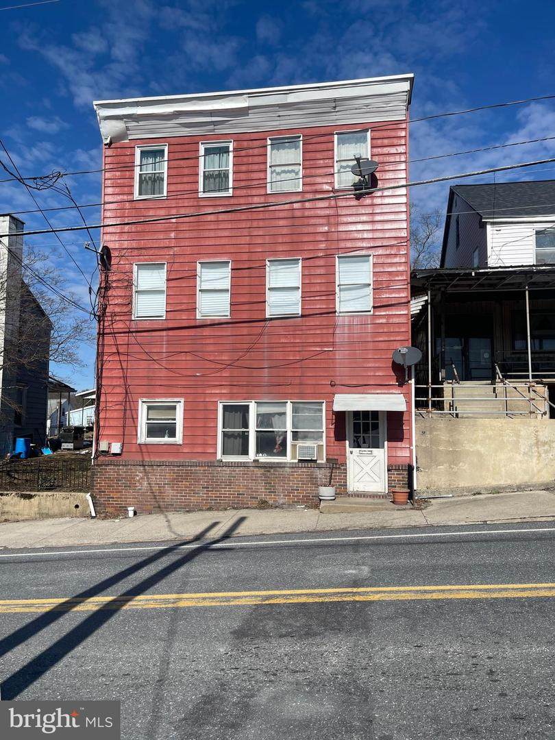 1015 Bunting Street - Photo 1