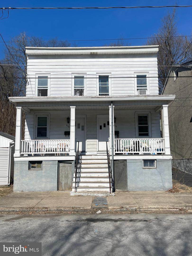 208 Railroad Street - Photo 1