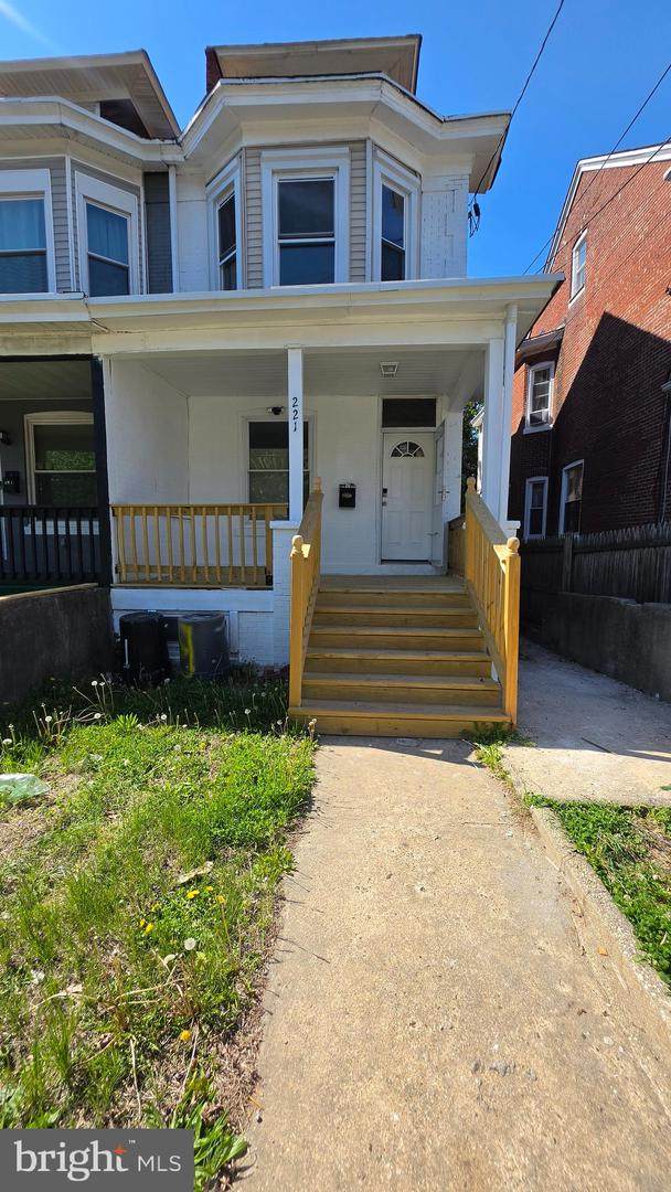 221 Highland Avenue - Photo 1