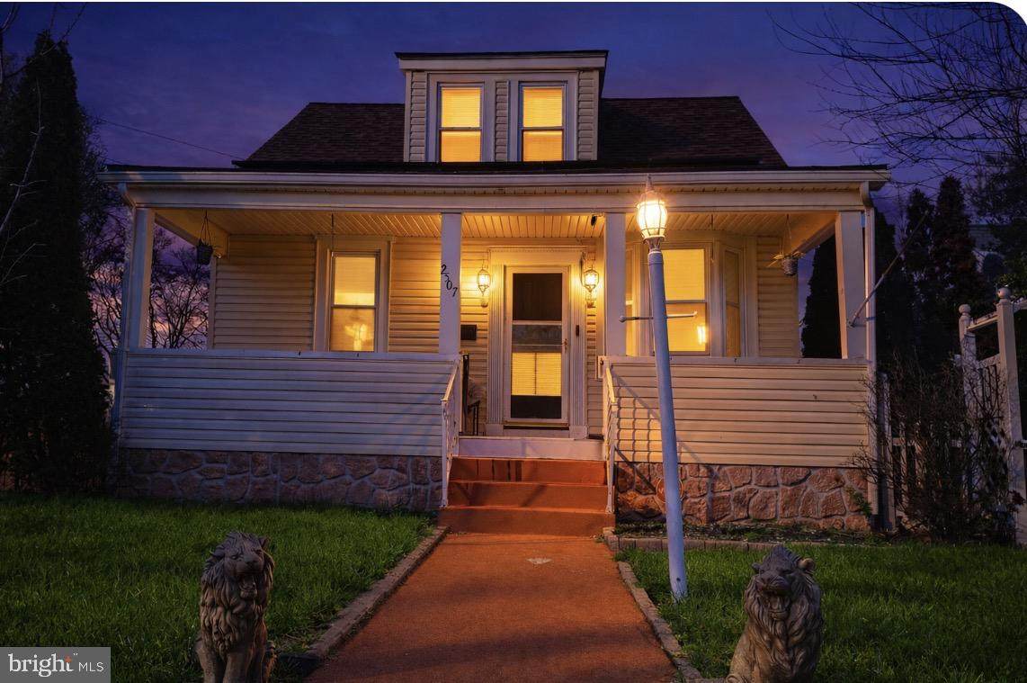 2507 Columbia Avenue - Photo 1