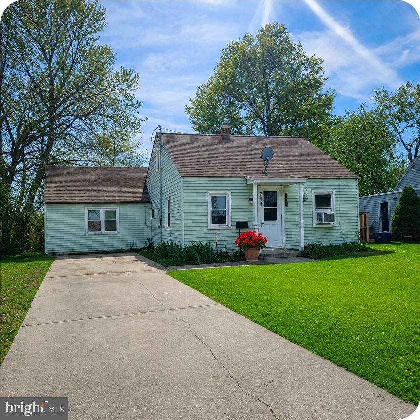 374 Manor Avenue - Photo 1