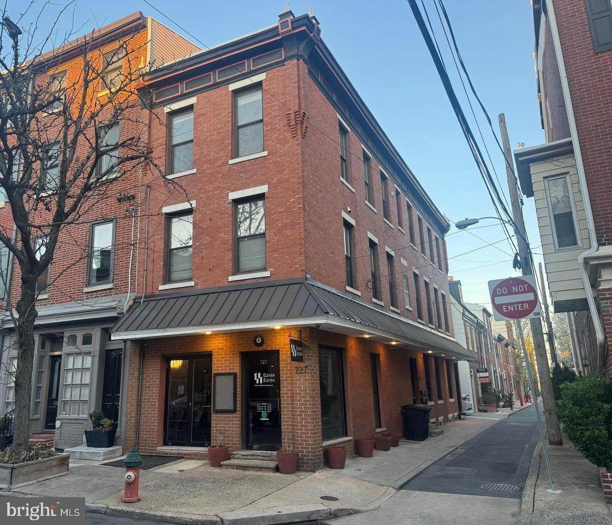 727 2ND Street - Photo 1