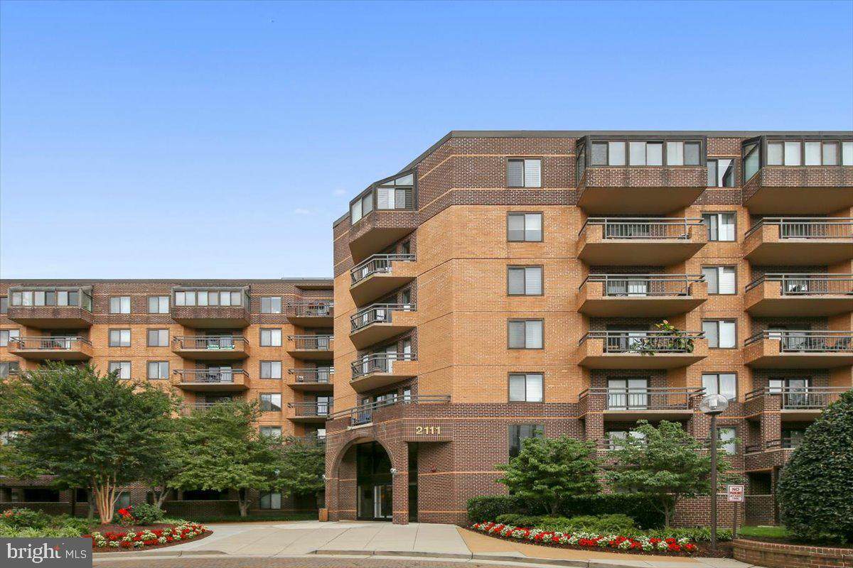 2111 Wisconsin Avenue - Photo 1
