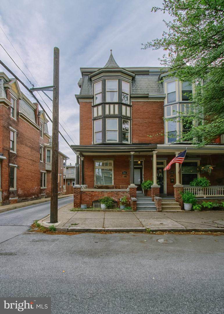 1926 Green Street - Photo 1
