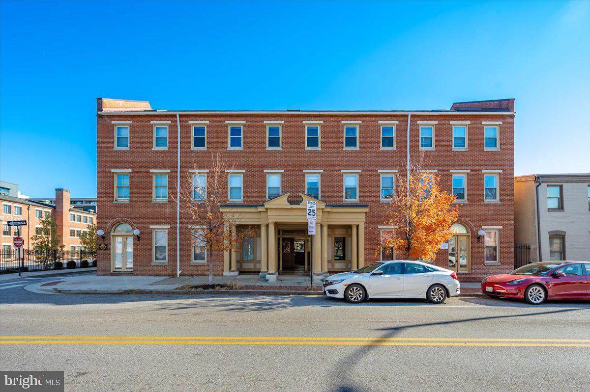 723 Charles Street - Photo 1