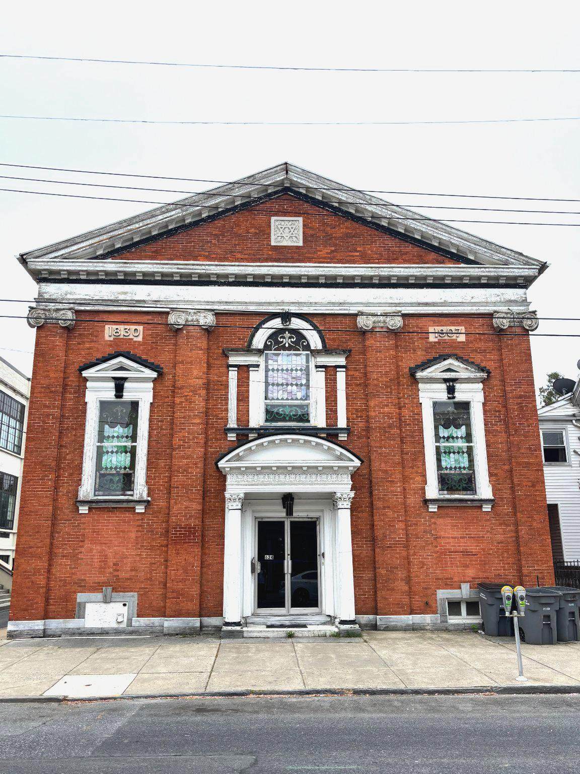 624 Chestnut Street - Photo 1
