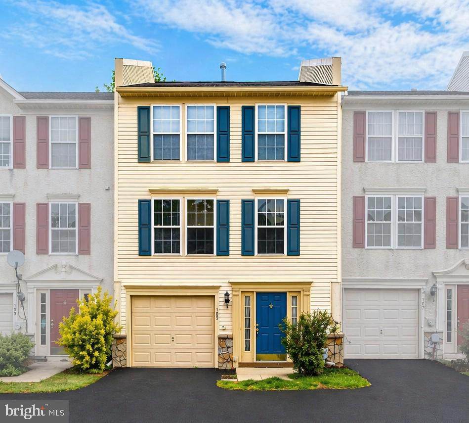 990 Fernhill Road - Photo 1