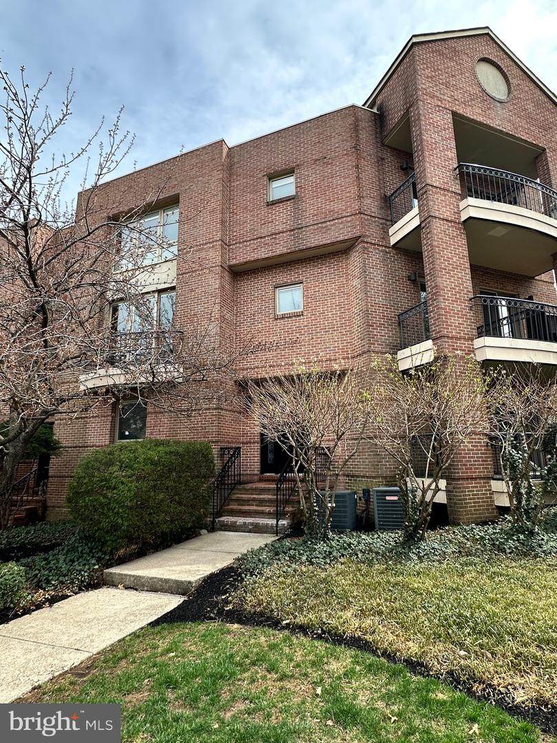 1600 Franklin Street - Photo 1