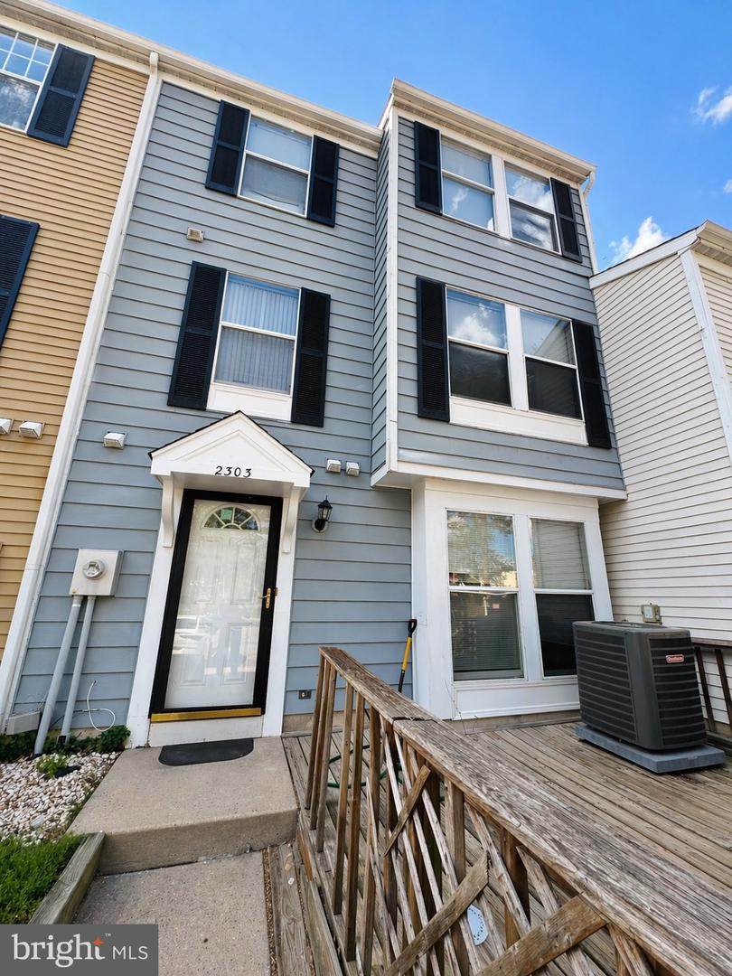 2303 Greenwood Dr - Photo 1
