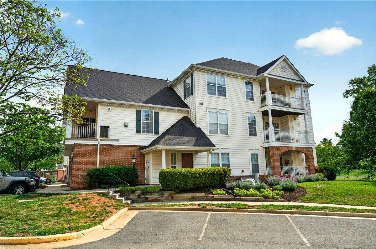 25280 Lake Shore Square - Photo 1