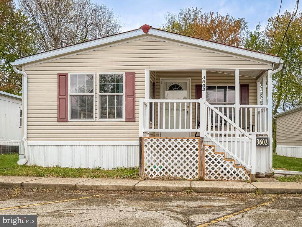 3602 Iris Avenue - Photo 1