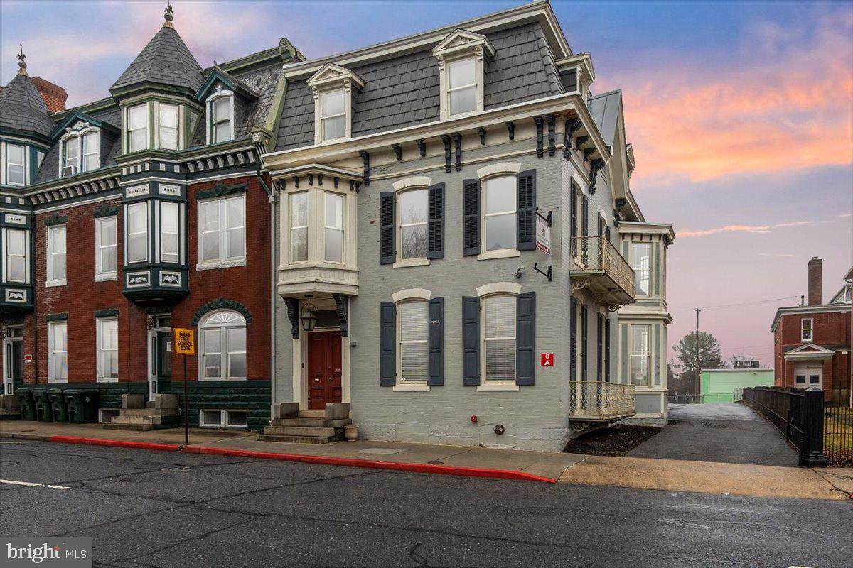 140 Potomac Street - Photo 1