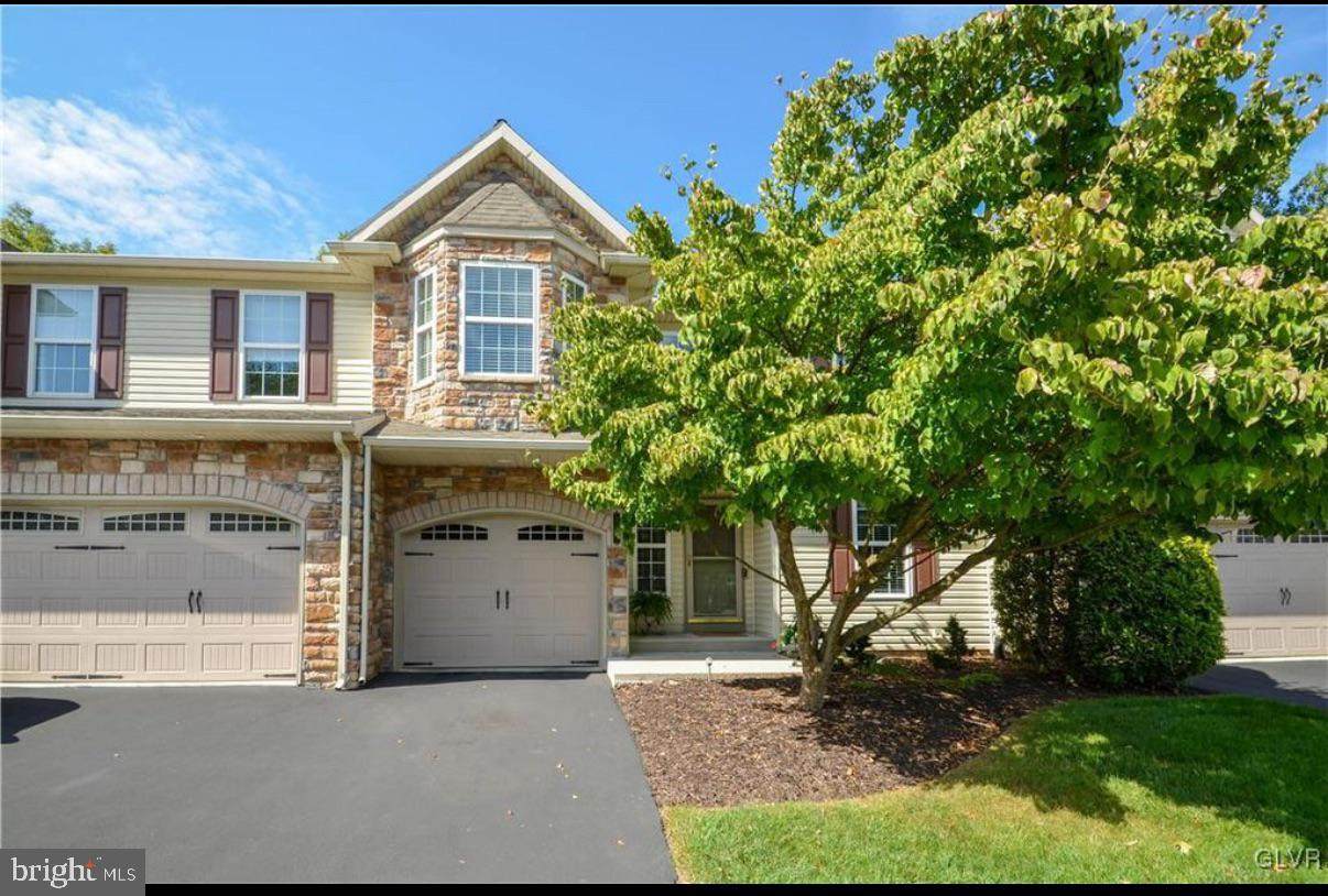103 Pin Oak Court - Photo 1