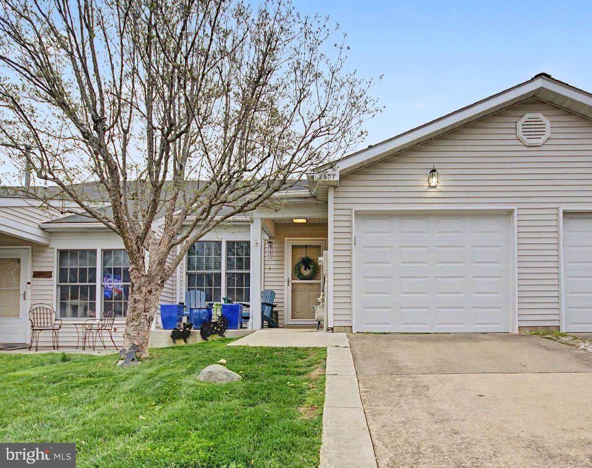 2607 Compass Drive - Photo 1