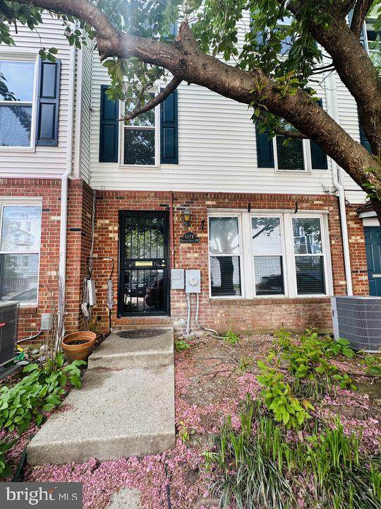 1117 Harvard Street - Photo 1
