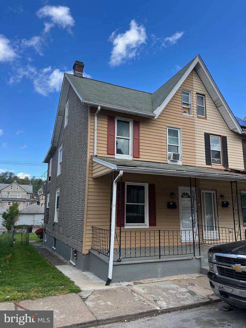 623 Belmont Street - Photo 1