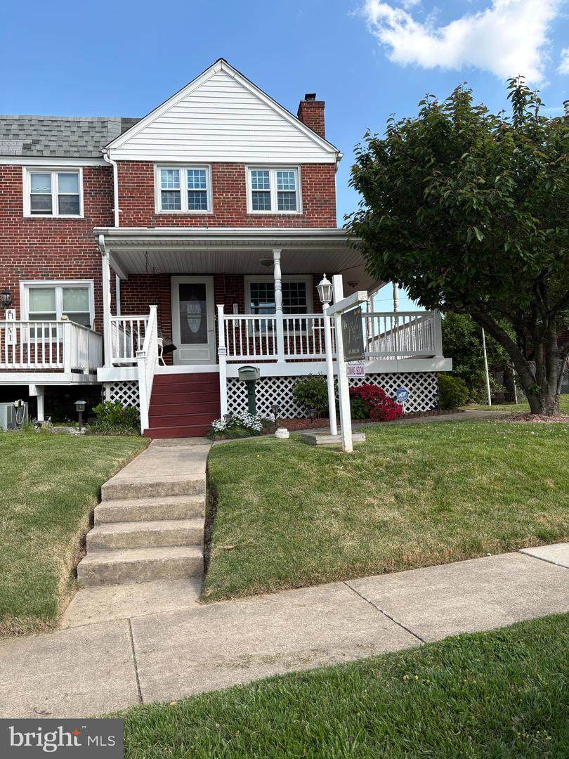 1809 Merritt Boulevard - Photo 1