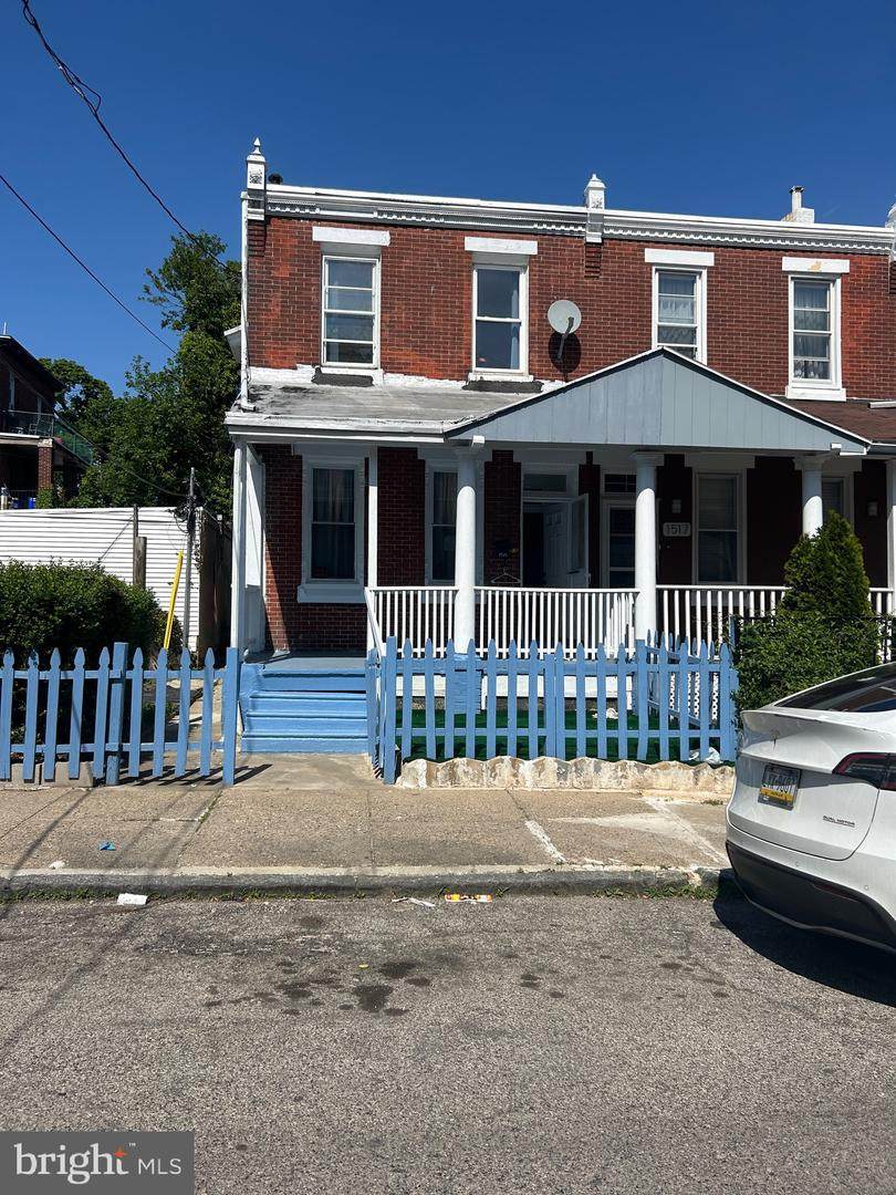 1515 Overington Street - Photo 1