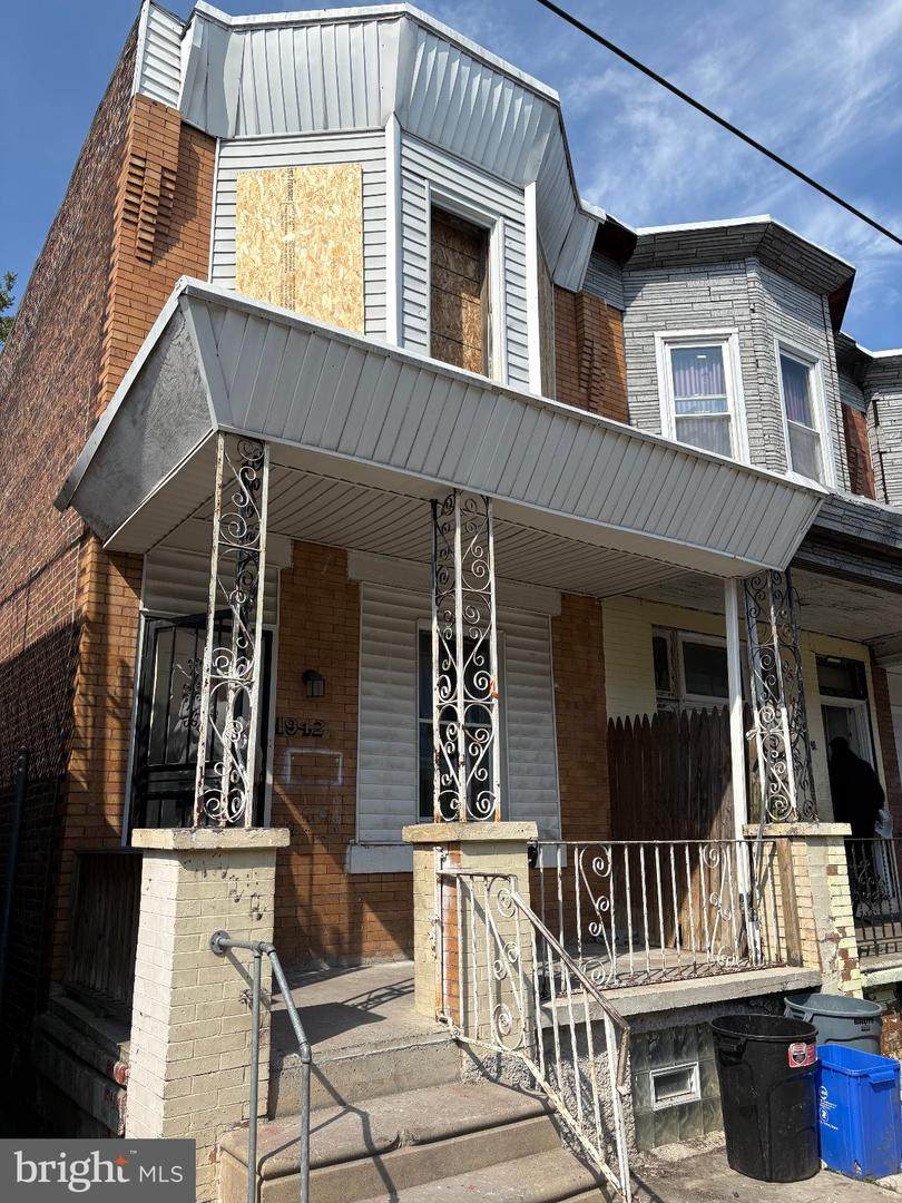 1942 Thayer Street - Photo 1