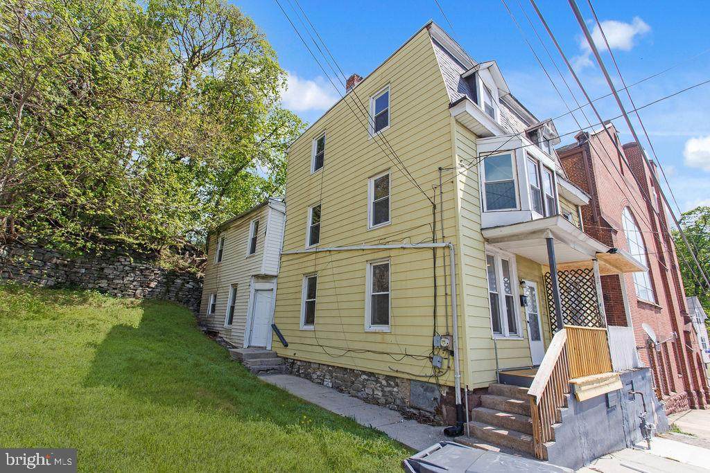 211 2ND Street - Photo 1