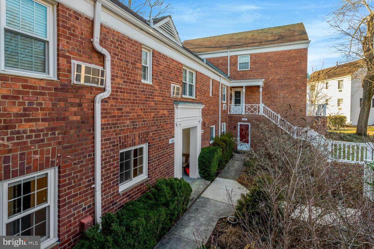 1538 Mount Eagle Place - Photo 1