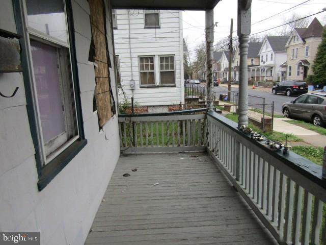 https://bt-photos.global.ssl.fastly.net/brightmls/orig_boomver_1_804834094060-2.jpg