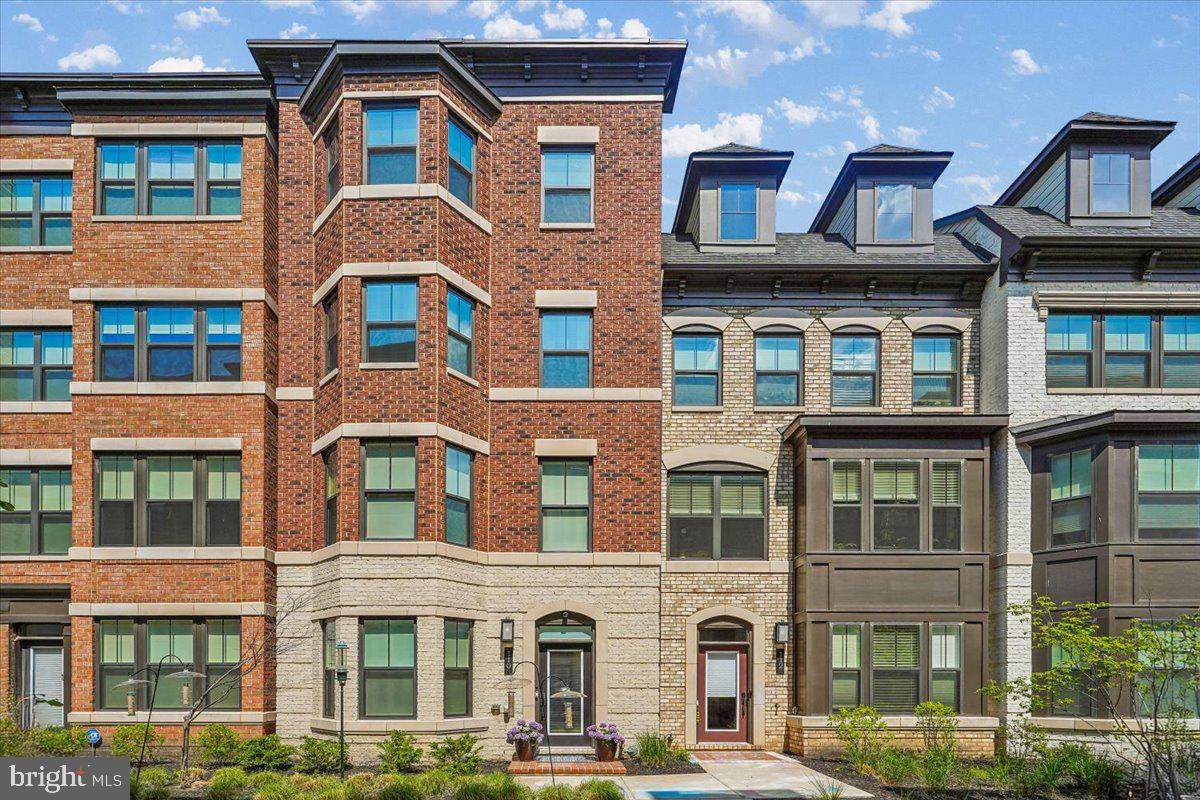 110 Market Square - Photo 1