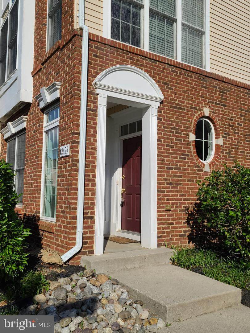 42625 Homefront Terrace - Photo 1