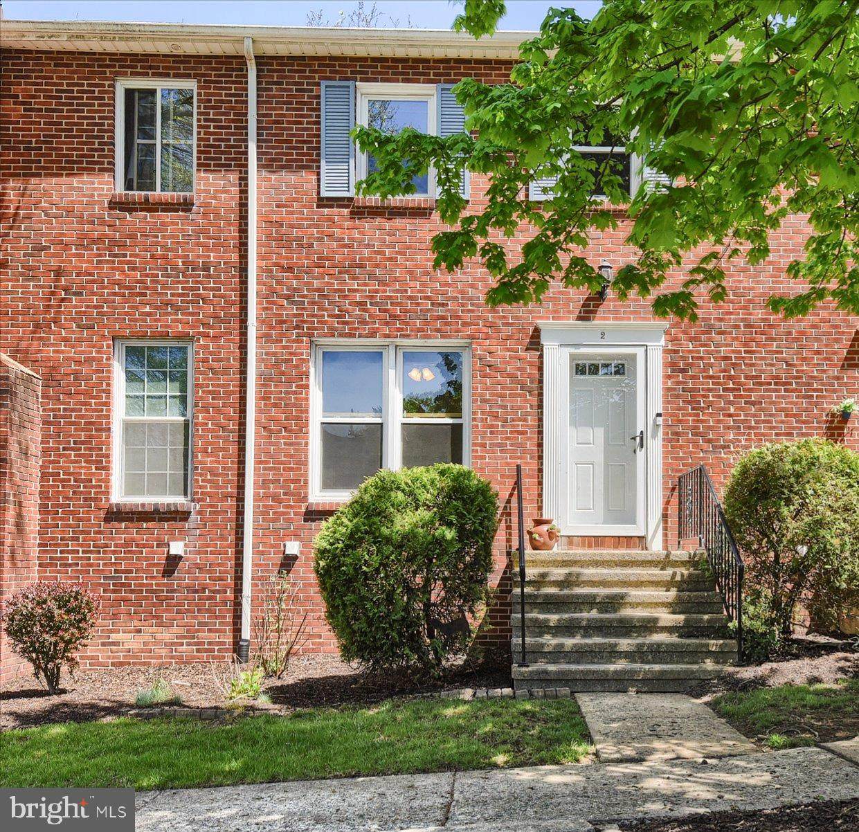 2 Fairfax Vlg - Photo 1